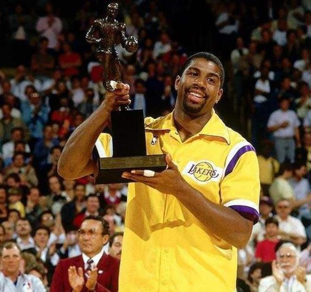 次亮相即展 次亮相即展