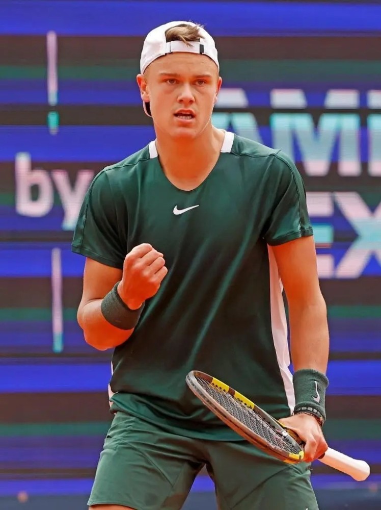 这种职业态 这种职业态