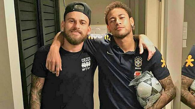 科纳特分，萨利巴分：队报批评法国队中后场表现.