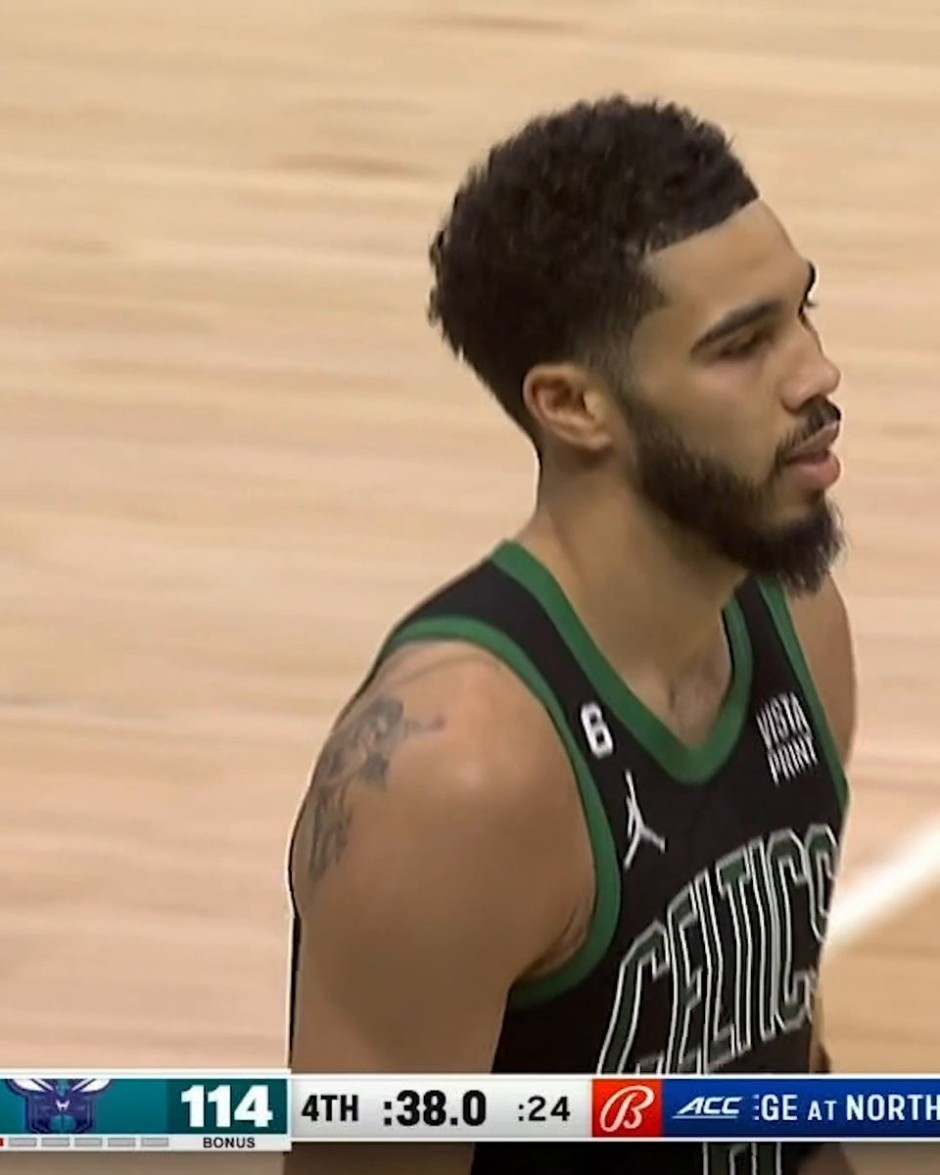 德马库斯•考辛斯认为湖人队应该用奥斯汀•里夫斯